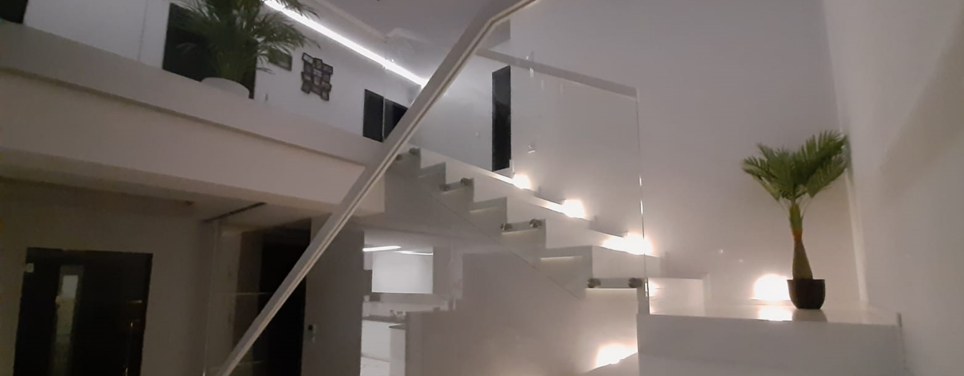 Slide A - 1 - Podświetlone schody